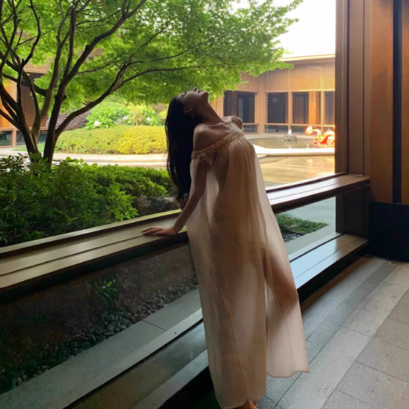 MU33190 One-shoulder tube top dress for women summer tea break French heavy-duty hot diamond lazy morning robe for women 2024 vacation