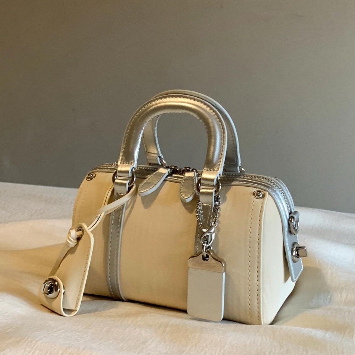 Korean Niche Design Single Shoulder Slanted Boston Bag Fashion Designer Handbag