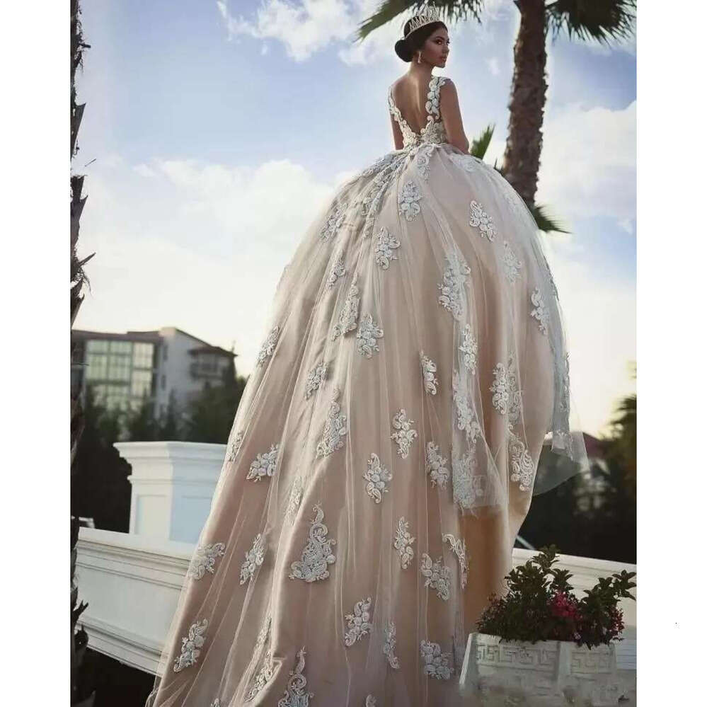 E A Wedding Dresses New Champagne Saudi Arabia Spaghetti Straps White Lace Appliques Beaded Plus Size Court Train Formal Bridal Gowns