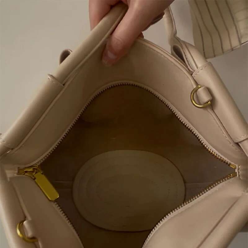 Pleated Cloud Women's Texture Shoulder Bag - Shiny & Hot High Quality, Korean Style, Perfect For Commuting - & Quality, Style,