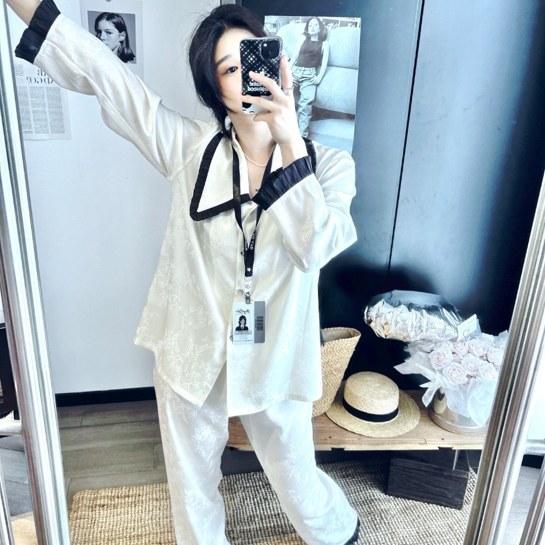 B768-Spring new arrival long-sleeved ice silk pajamas for women Korean style silk sweet large lapel home clothes thin suit