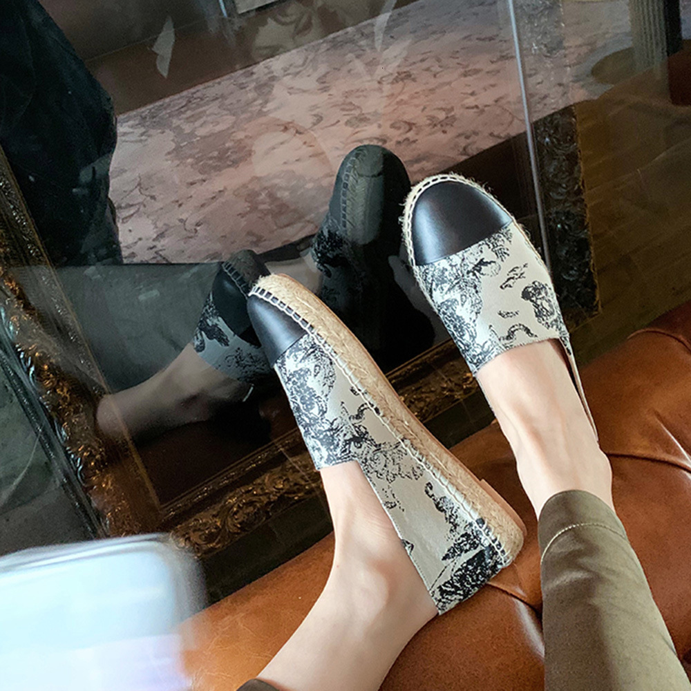 Round Headed Xiaoxiang Woven Fashionable Designer Slippers Casual Beach Vacation Single Shoes Thick Soled Fisherman Women s Shoes 2025 New Item