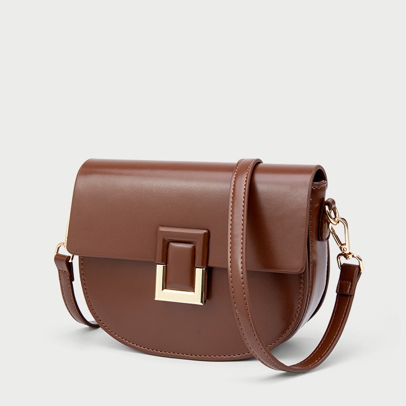 Elegant Women's Saddle-Style Messenger Bag Chic Shoulder Carryall for Everyday Use