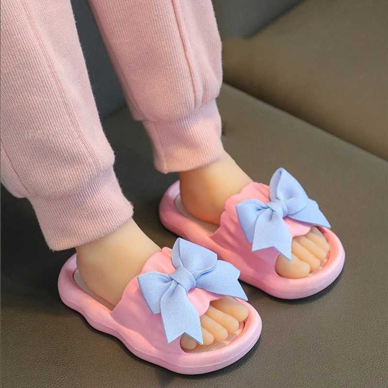 Summer New Kids Home Shoes Anti Slip Soft Sole Girls Bath Slipper Cartoon Cute Flower Bow Princess Slippers Children Beach ShoesT250311