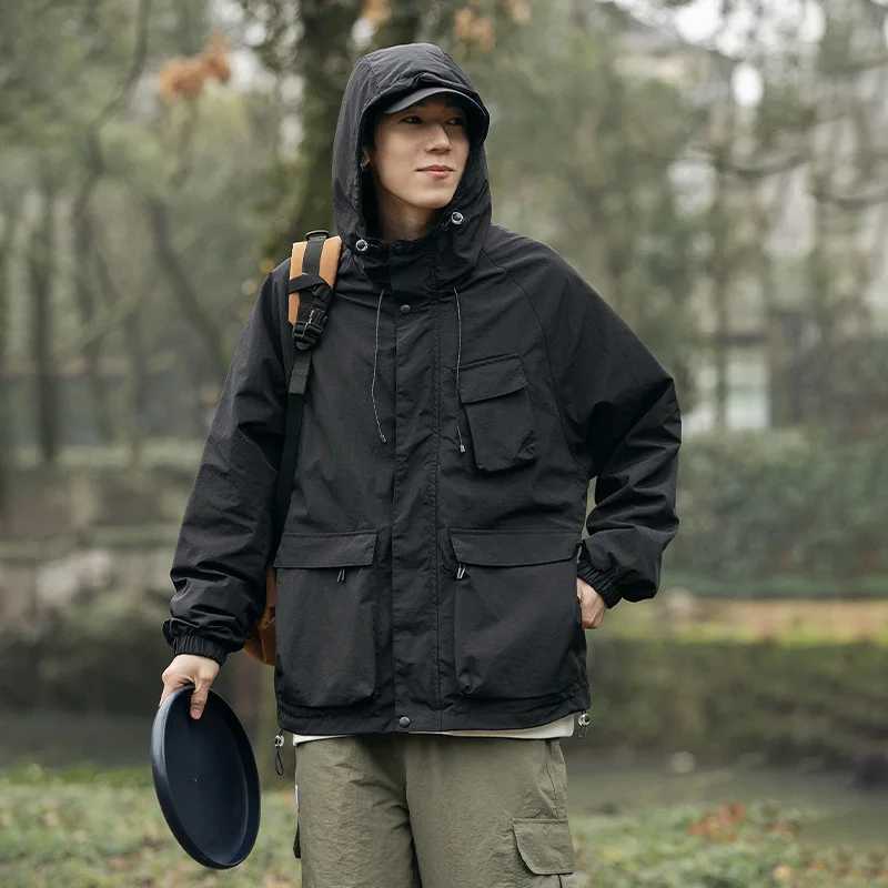Outdoor Mountaineering Skiing Windproof Waterproof Pocket Punching Jacket Coat Men Women Couple Hooded Jacket Soft WarmT250311
