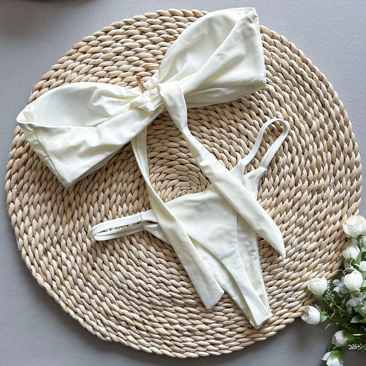 2025 New Women's Swimsuit Fashion Sexy Women's Designer Swimsuit Bikini Set Solid Color Strapless Split Swimsuit Beach Wear
