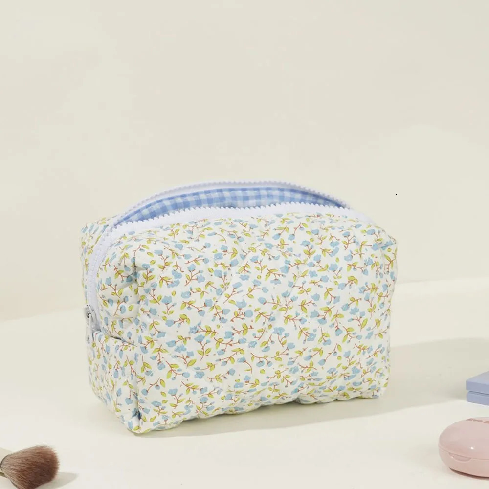 Storage Organizer Floral Puffy Quilted Makeup Bag Flower Printed Cosmetic Pouch Large Travel Accessory 250311