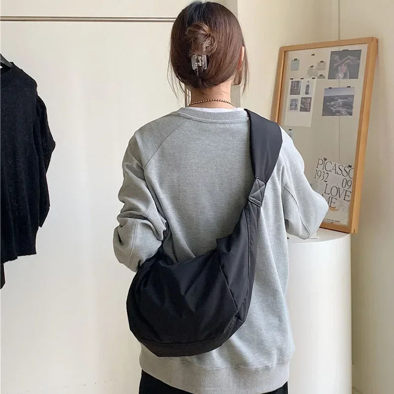 Summer New Womens Bag Large Capacity Casual Nylon Crossbody Bag Dumpling Bag High Grade Solid Color Shoulder Bag Tote Bag R250311