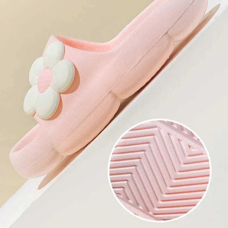Girls Flower Slippers Summer Outings Wearing Cartoon Slippers Anti Slip Soft Sole Bathroom Slippers Children Home SlippersT250311