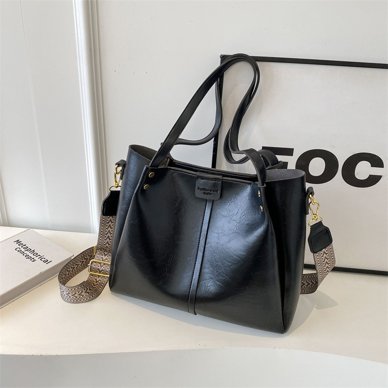 Commuter Multifunctional Underarm Large Capacity Women's Handbag 2025 Autumn/winter New Korean Fashion Shoulder Bag