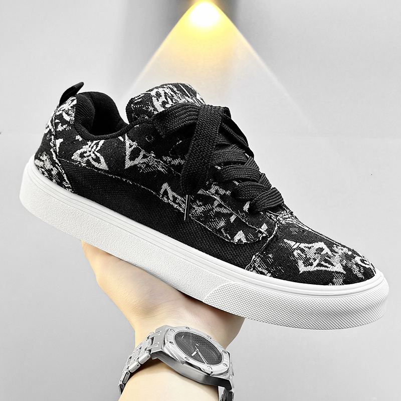 2025 Autumn New Men's And Women's Couple Korean Trendy Board Student Casual Bread Fashion Skateboarding Shoes