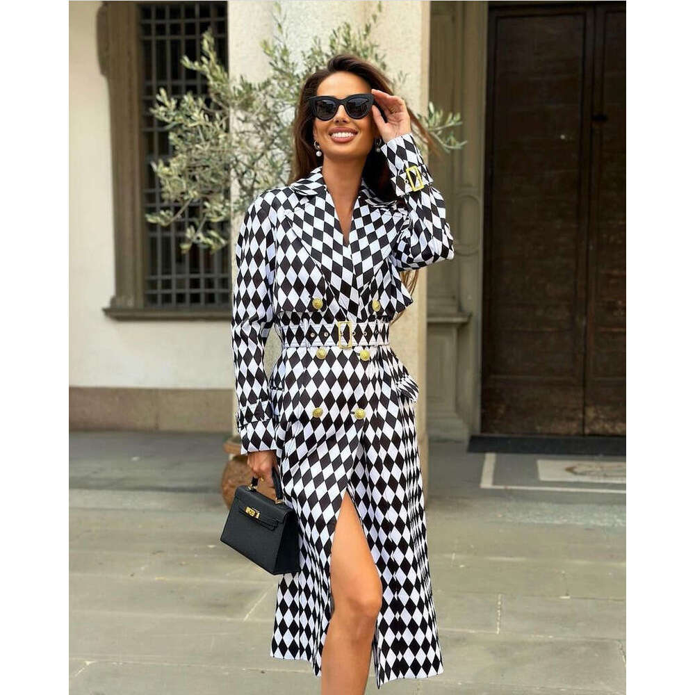 Autumn Winter New Fashionable Socialite Black And White Extra Set Diamond Grid Belt Extended Trench Coat