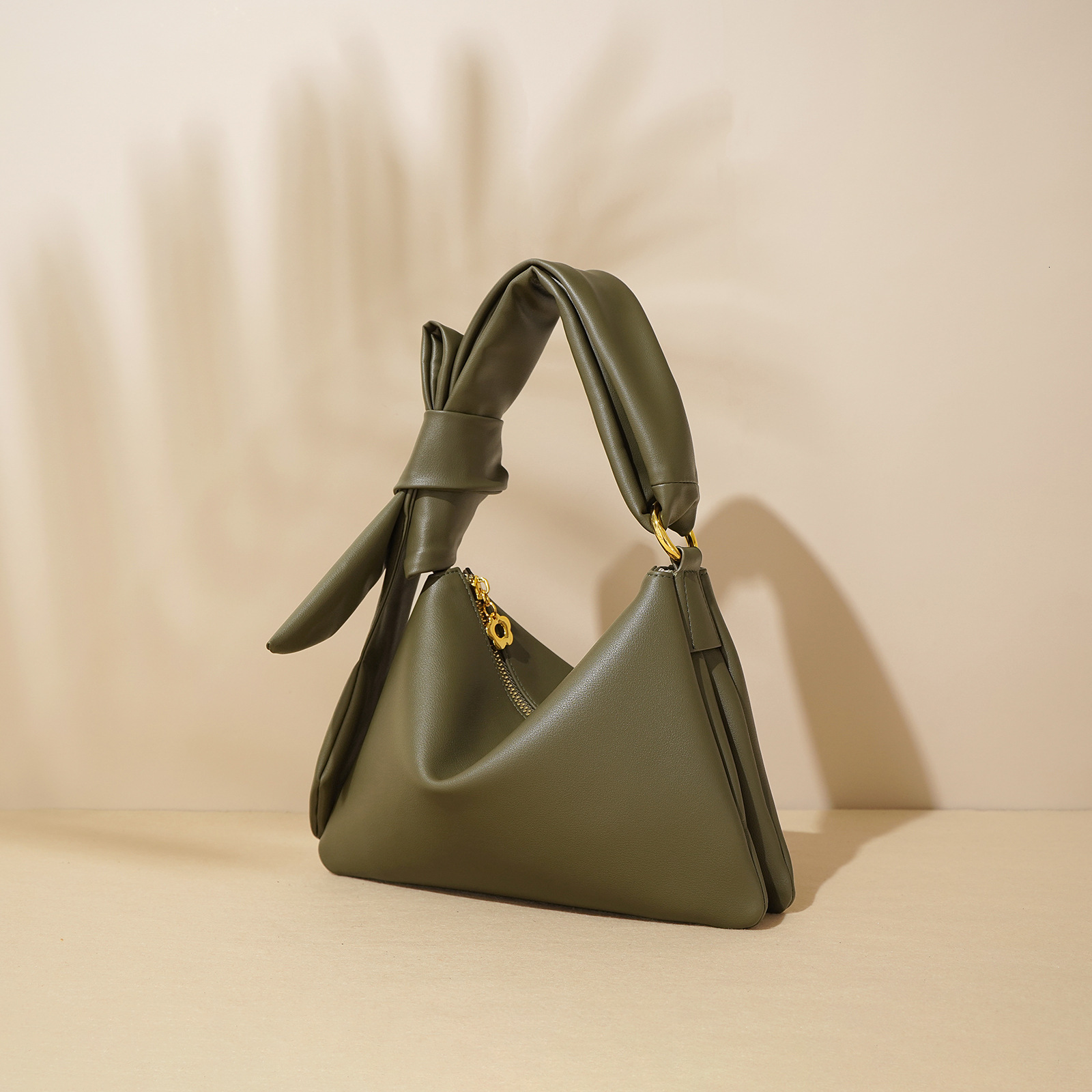Design Sense Soft Leather Tote fashion Autumn/Winter Fashion Simple Brown Large Capacity Commuter Shoulder Bag
