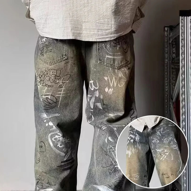 Mens Chic Baggy American Vintage Style Denim Pants Graffiti Graphic n Trousers Trend Cool High Street Wide Leg Jeans Men 250311