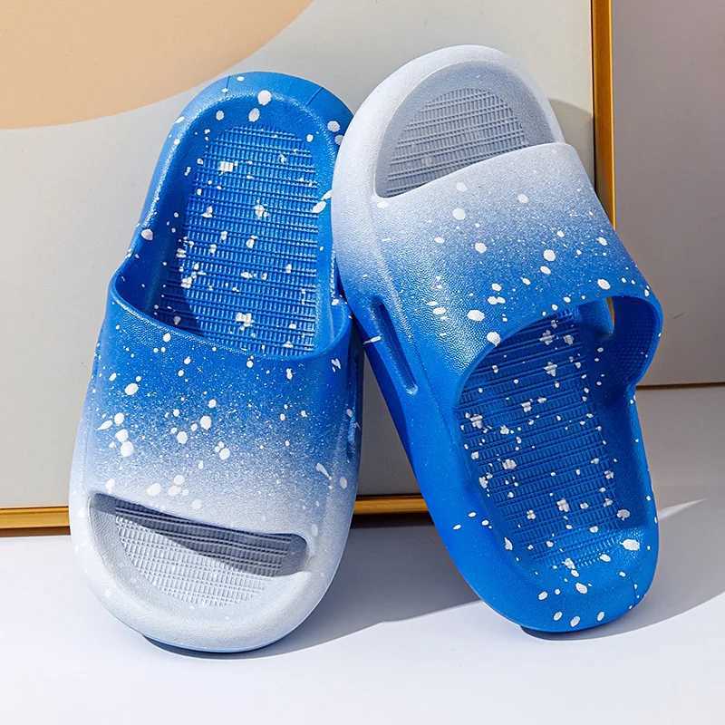 New Summer Gradient Childrens Slippers for Boys and Girls Sandals and Slippers for Indoor and Outdoor Home FurnishingsT250311
