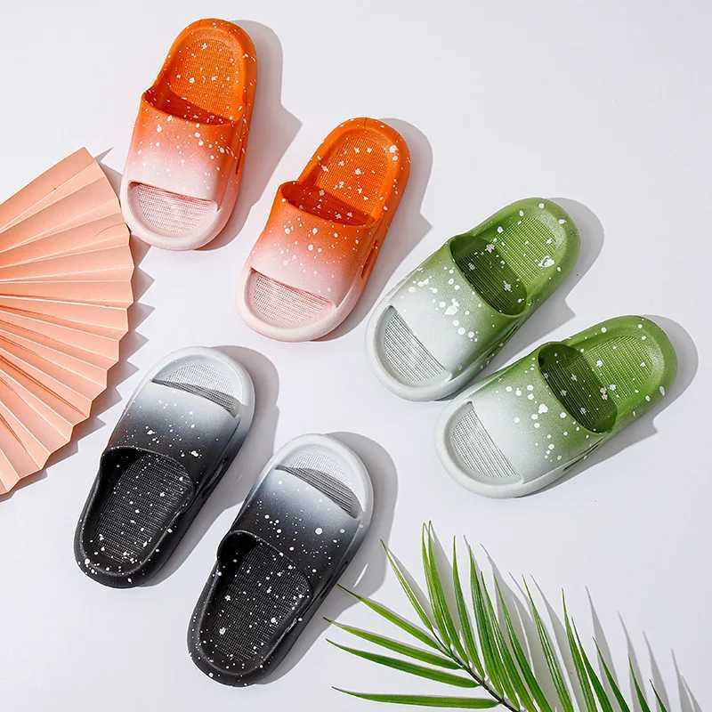 New Summer Gradient Childrens Slippers for Boys and Girls Sandals and Slippers for Indoor and Outdoor Home FurnishingsT250311