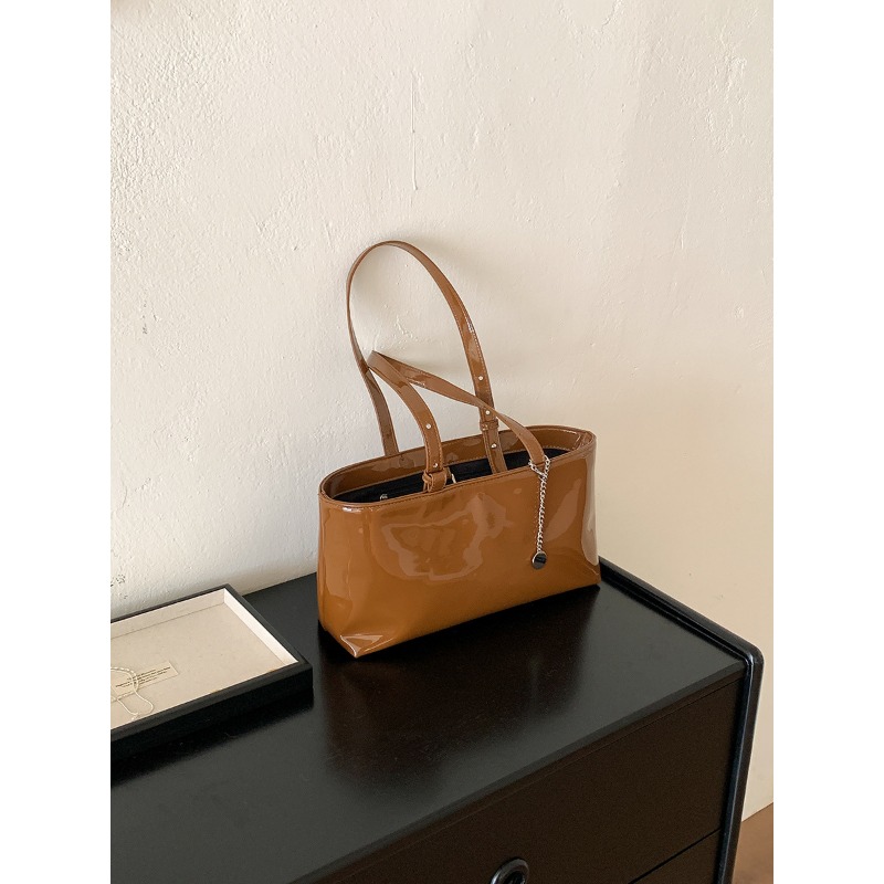 Large capacity shoulder bag women's new tote bag glossy PU commuter bag
