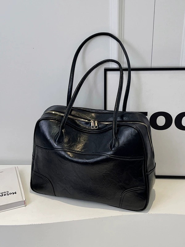 Short Distance Travel For Women 2024 New Lightweight Large Capacity Lage Bag Fashion One Shoulder Handbag