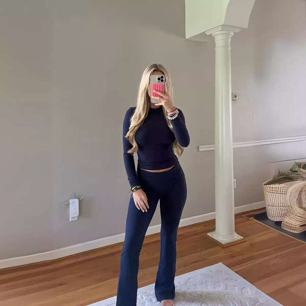 European and American early autumn women's clothing, high-end fashion, Hong Kong style retro chic two-piece set, 2025 versatile temperament, new 