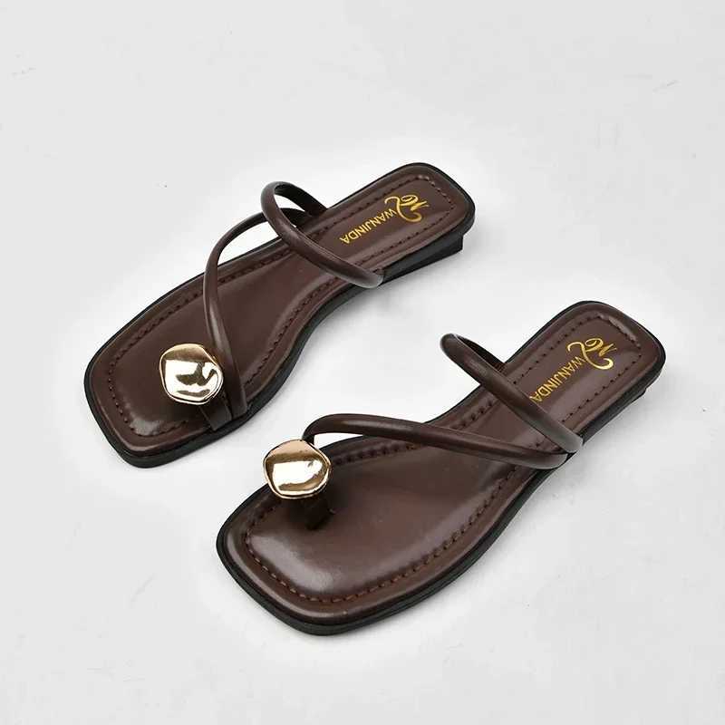Summer Narrowband Womens Slide Fi Metal Decoration Low Heel Slide Ladies Elegant Slide Leisure Outdoor Beach Flip CoverXJ250311