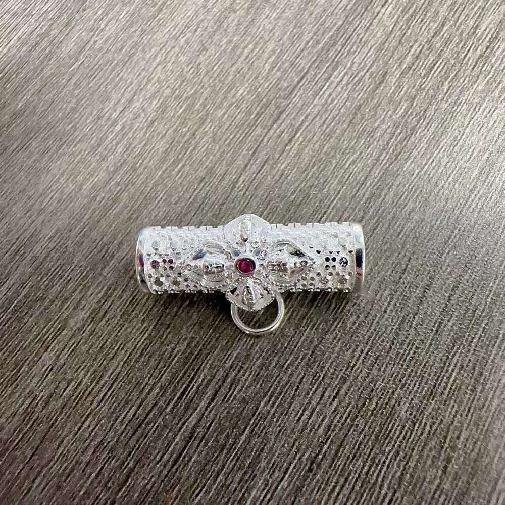 Thai Buddhist brand magnificent versatile aura, with four sided Buddha necklace featuring both men women. It exudes urious high-end feel, and is a cre