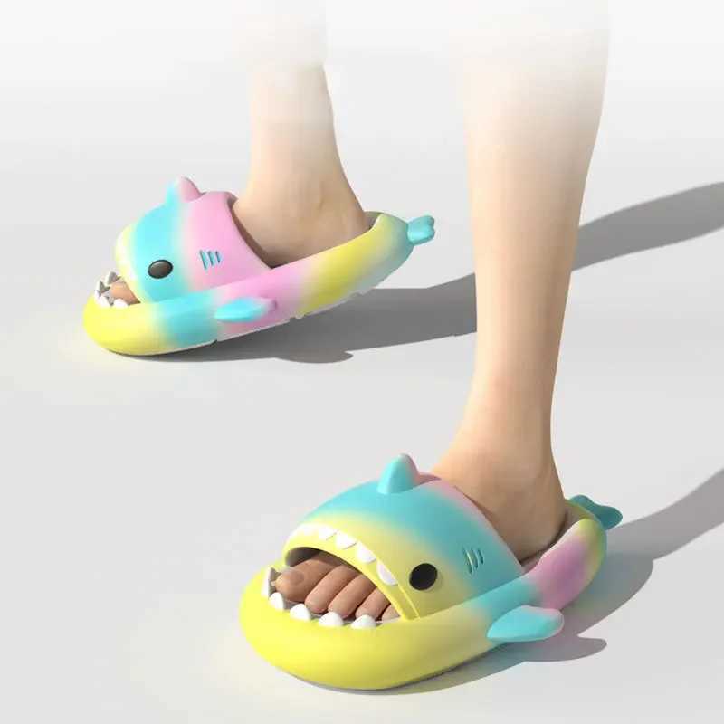 ColourChildrenSlippersSharkFlipFlopsSoftSoleCartoonSlipperWome Man Bathroom Sandal EVA Non-slip Children Shoes Sandals FlipFlopsT250311