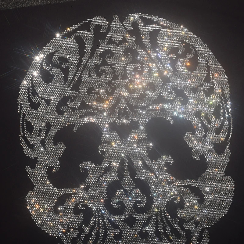 Shiny rhinestone creative skull mens summer short-sleeved T-shirt casual fashion loose cotton high quality T-shirt 250310