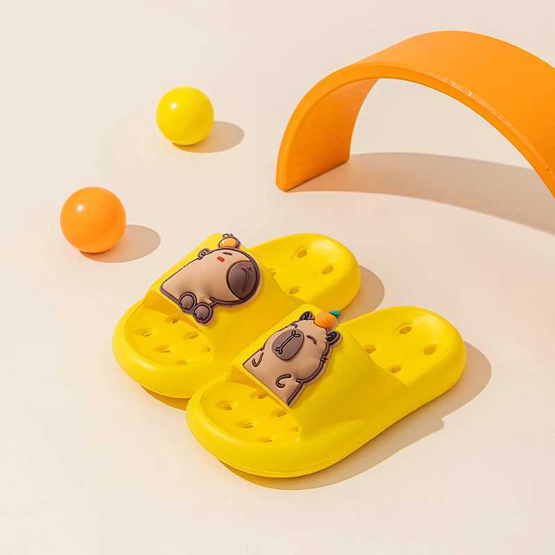 Cute Capybara Design Thick Sole Women girl Slippers Slides Bathroom Beach Indoor Sandals Summer Couple ShoesT250311