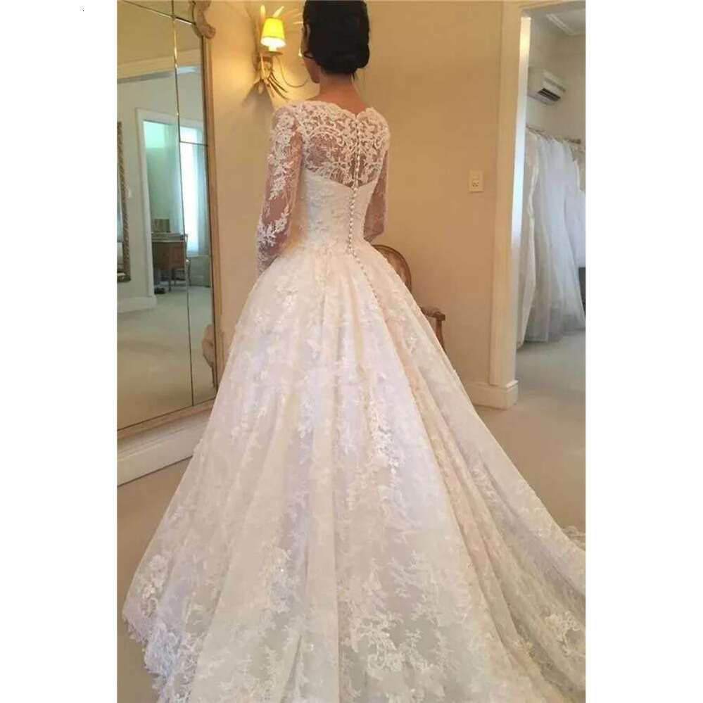 Long Vintage Sleeve Lace Wedding Dresses Scoop Necke Button Back Appliques Beaded Sweep Train Bridal Gowns