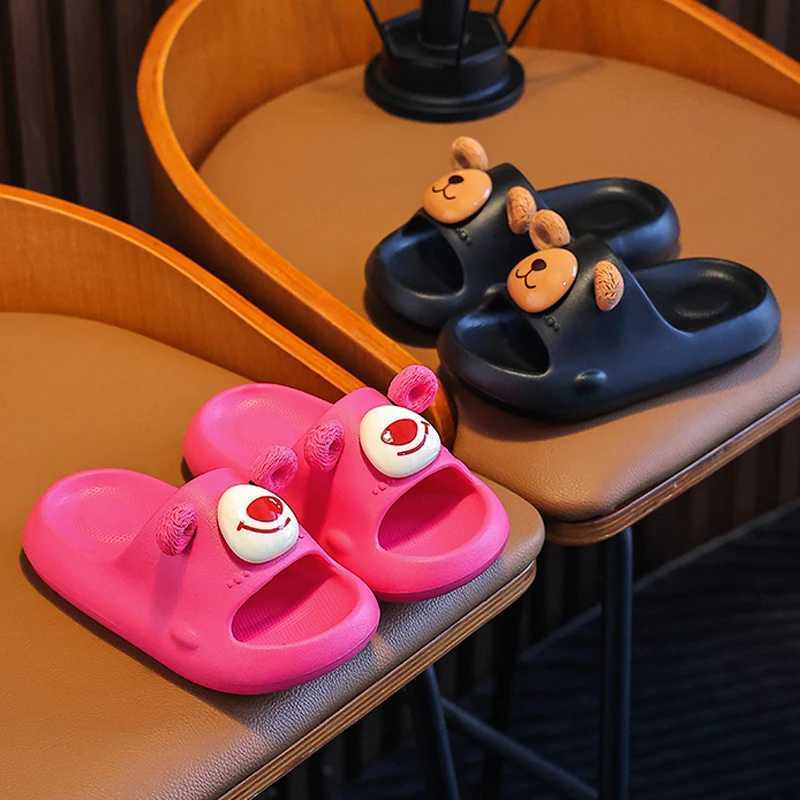 New Summer Aged 4-11 Children Slippers Cute Bear Comfort Sandals For Girls And Boys Non-slip Seabeach Flip Flops Home Kids ShoesT250311