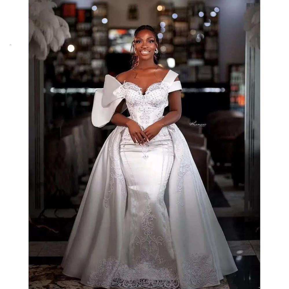 African Mermaid Wedding Dresses Overskirt Bridal Gown White Lace Applique Beaded One Shoulder Strap Sweep Train Vestidos Custom Made