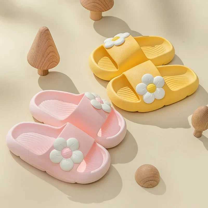 Summer Cute Cartoon Childrens Slippers Breathable Flower Pattern Comfortable Non-slip Soft Home Boys Girls Slippers KidsT250311