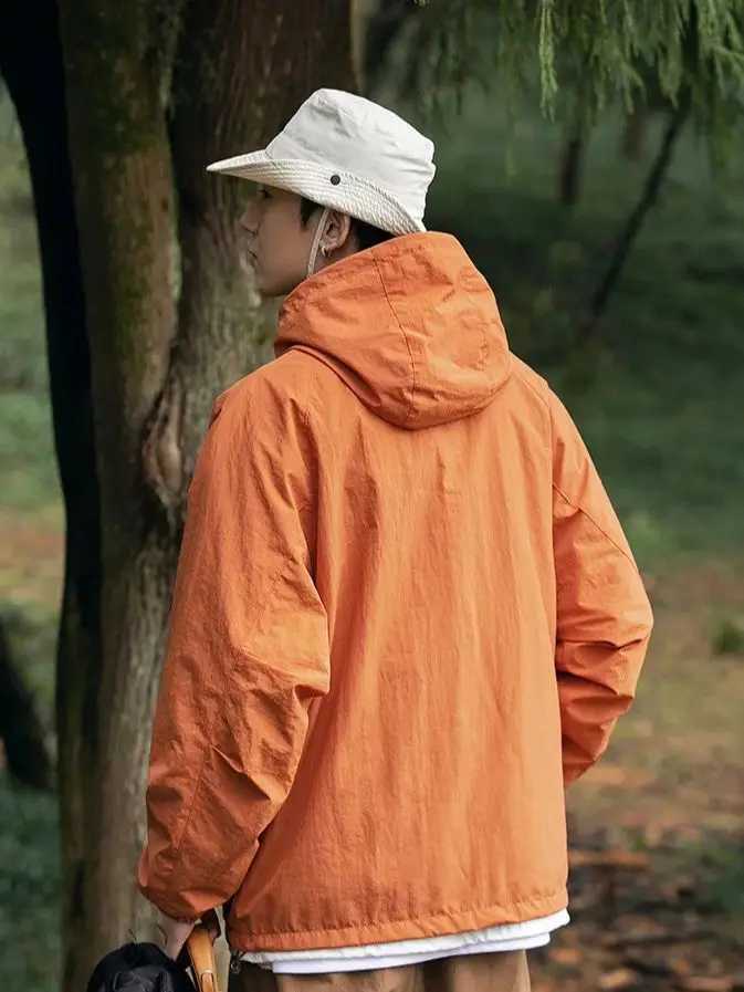 Outdoor Mountaineering Skiing Windproof Waterproof Pocket Punching Jacket Coat Men Women Couple Hooded Jacket Soft WarmT250311