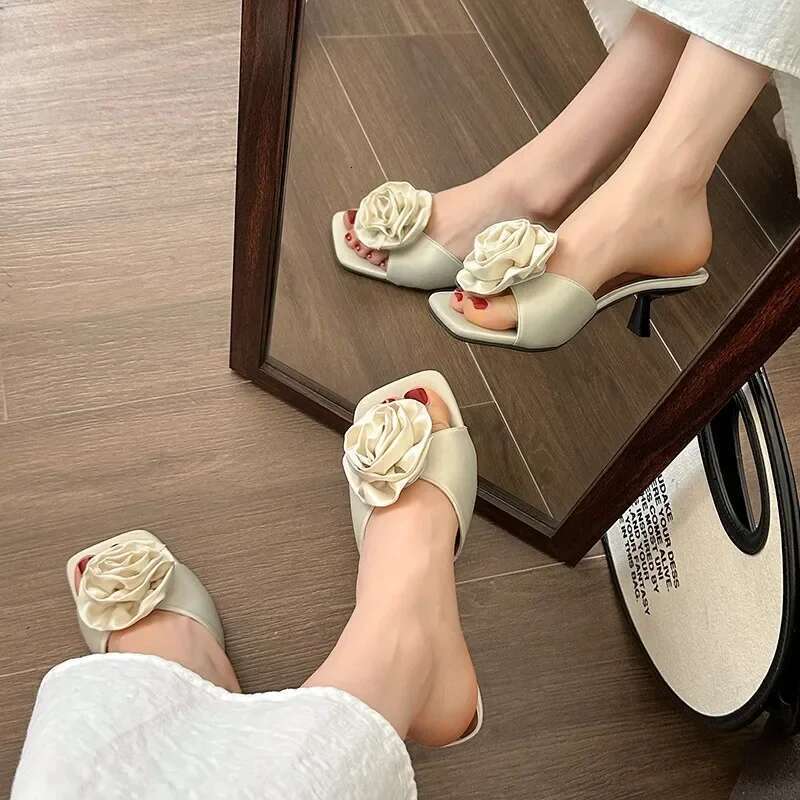 Sandals 2025 Women's Rhie wer Decor Low Elegant Point Toe Dress Pumps Fashion Ankle Strap Heels Slippers