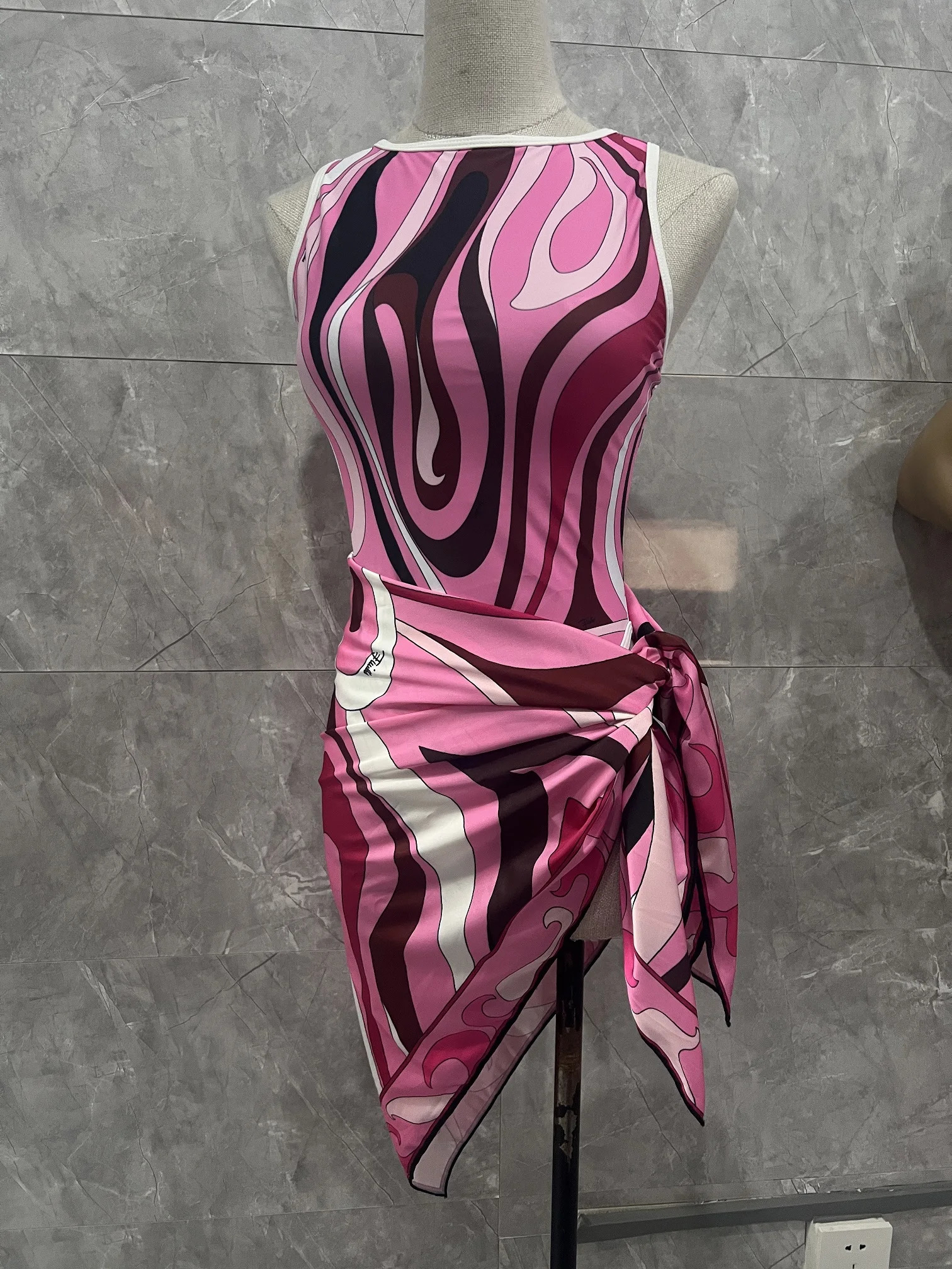 Swimsuit With Scarf Silk One Piece Of Swimwear Women Bathing Suit Striped Beachwear 250310