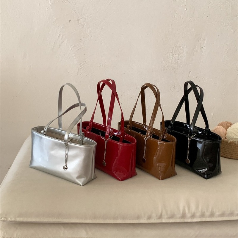 Large capacity shoulder bag women's new tote bag glossy PU commuter bag