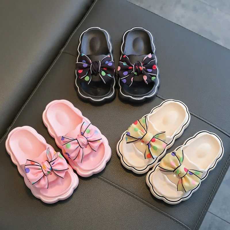Children Slippers Girls Wearing Soft Soled Slippers Outside Cute Bow Anti Slip Bathroom Slippers Contrast Color Kid SlippersT250311