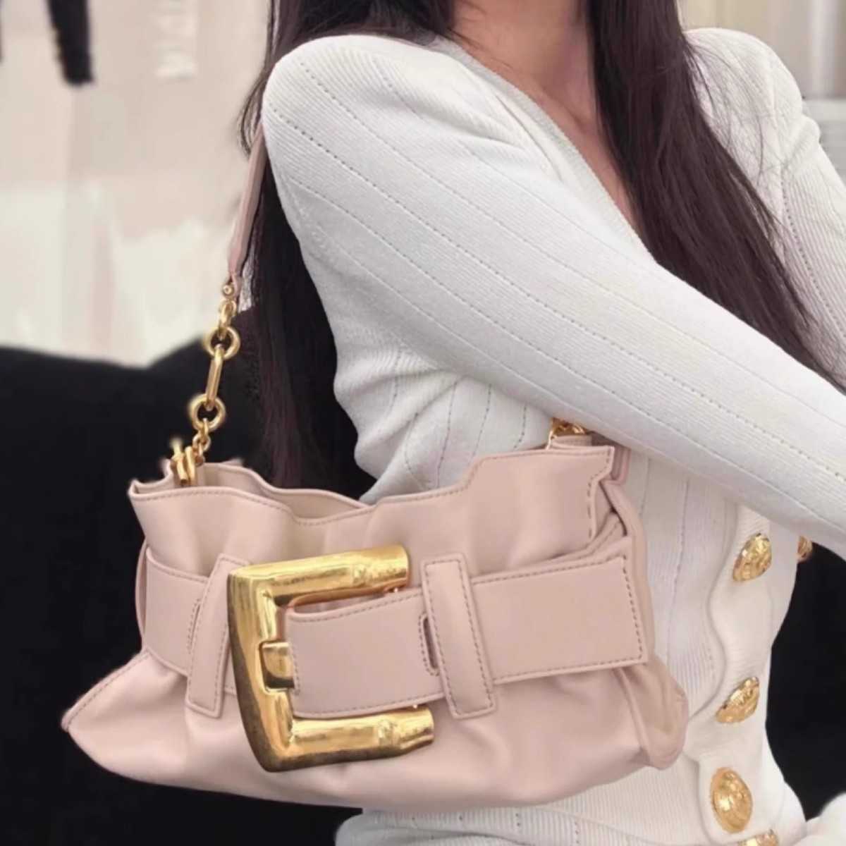 Internet Celebrity's Same 25 Year Niche Design Belt Buckle Hand-held Armpit Bag Commuting Casual Fashion Versatile Women's Bag 250315