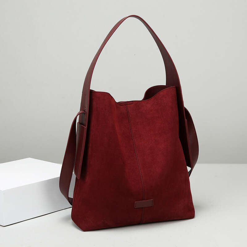Women's Bags Hanging ear bucket autumn and winter fashionable frosted shoulder large capacity high-end handbag commuting bag for women