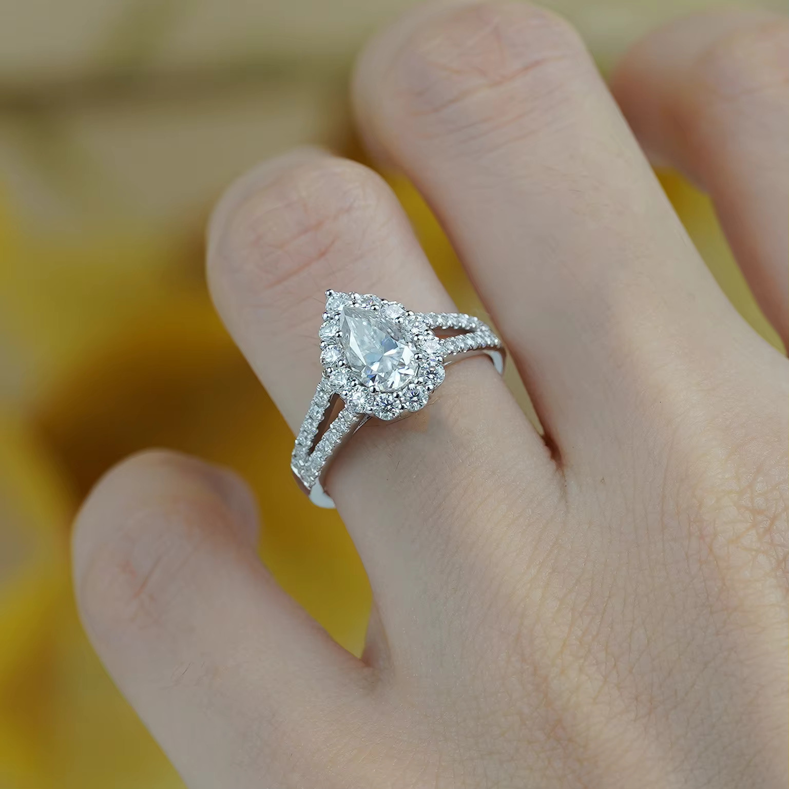High Quality Full Diamond Moissanite 1ct Ring 18K Gold Plated Double Row halo Pear Cut Moissanite Engagement Ring