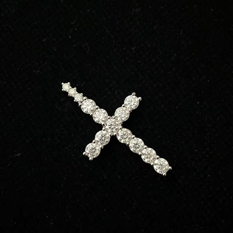 New Fashion Hip Hop Iced Out Cross Necklace Ready to Ship VVS D Color Lab Diamond Moissanite Cross Pendant