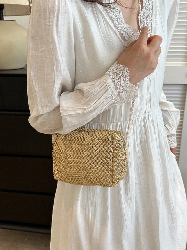 Straw Purse with Chain Strap Simple Female Underarm Bag Lightweight Hollow for Travel Vacation R250311