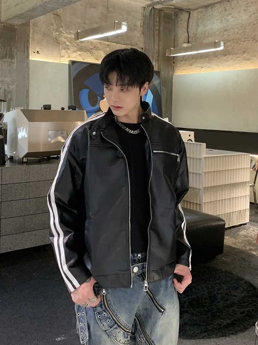 Men Retro Black Brown Striped Faux Leather Jacket Male High Quality Motorcycle PU Coat Plus Size Male Zipper Streetwear Top XXLT250311