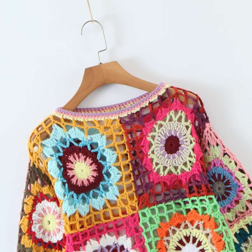 2023 Spring New Ethnic Style Color Contrasting Hook And Flower Hollow Fully Handmade Horn Sleeve Head Knitted Shirt For Women