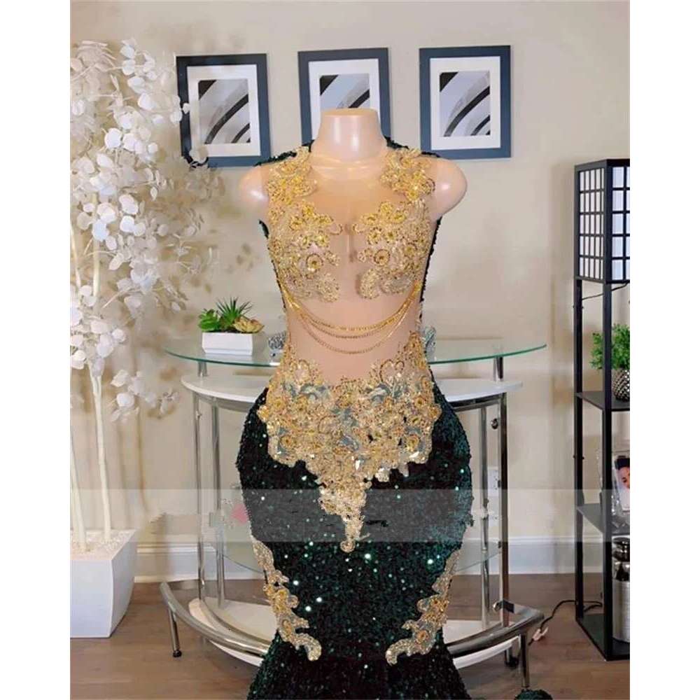 2025 Sparkly Dark Green Mermaid Prom Dresses For Black Girls Golden Lace Appliques Beads Sequins Tassels Party Gowns Customized