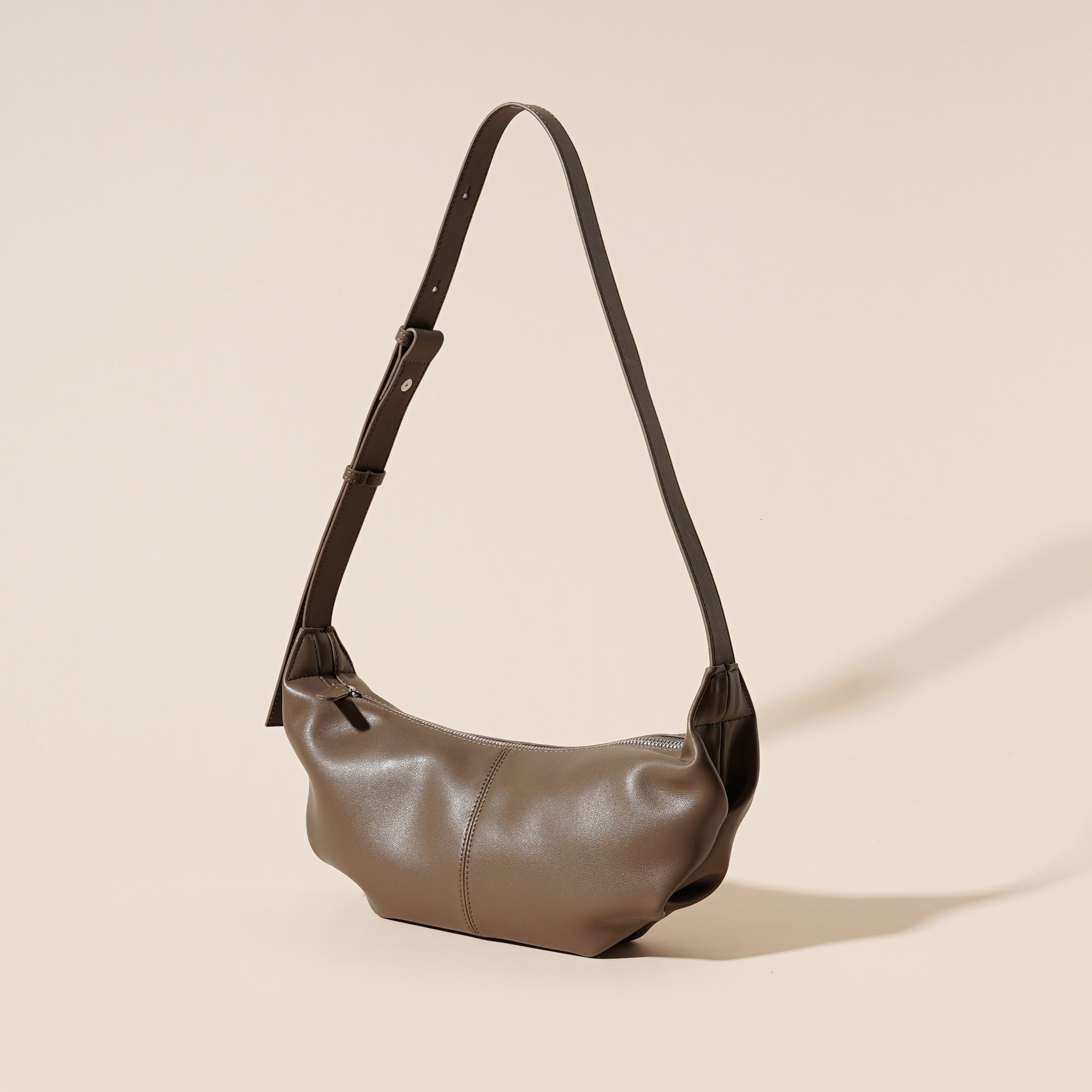 Premium Casual Leather Cloud fashion New Fashionable Versatile Shoulder Trendy Crossbody Wandering Bag