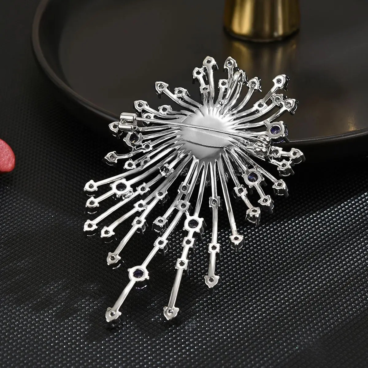 SUYU Fashionable Zircon Brooch Fireworks Exquisite Brooch Fashionable Pin Buckle Womens Clothing Accessories 250217