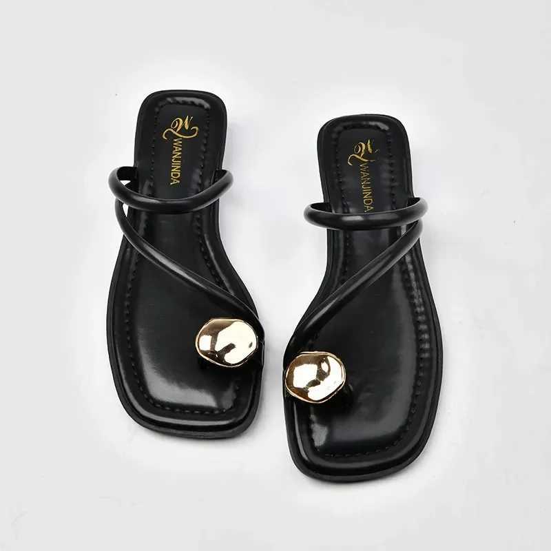 Summer Narrowband Womens Slide Fi Metal Decoration Low Heel Slide Ladies Elegant Slide Leisure Outdoor Beach Flip CoverXJ250311