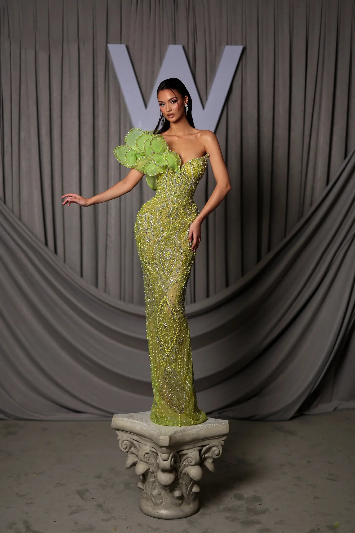 Gorgeous Crystal Evening Dresses One Shoulder Pearls Prom Gowns Rhinestone Beaded Mermaid Customized Sweep Train Formal Occasion Party Dress Vestidos 