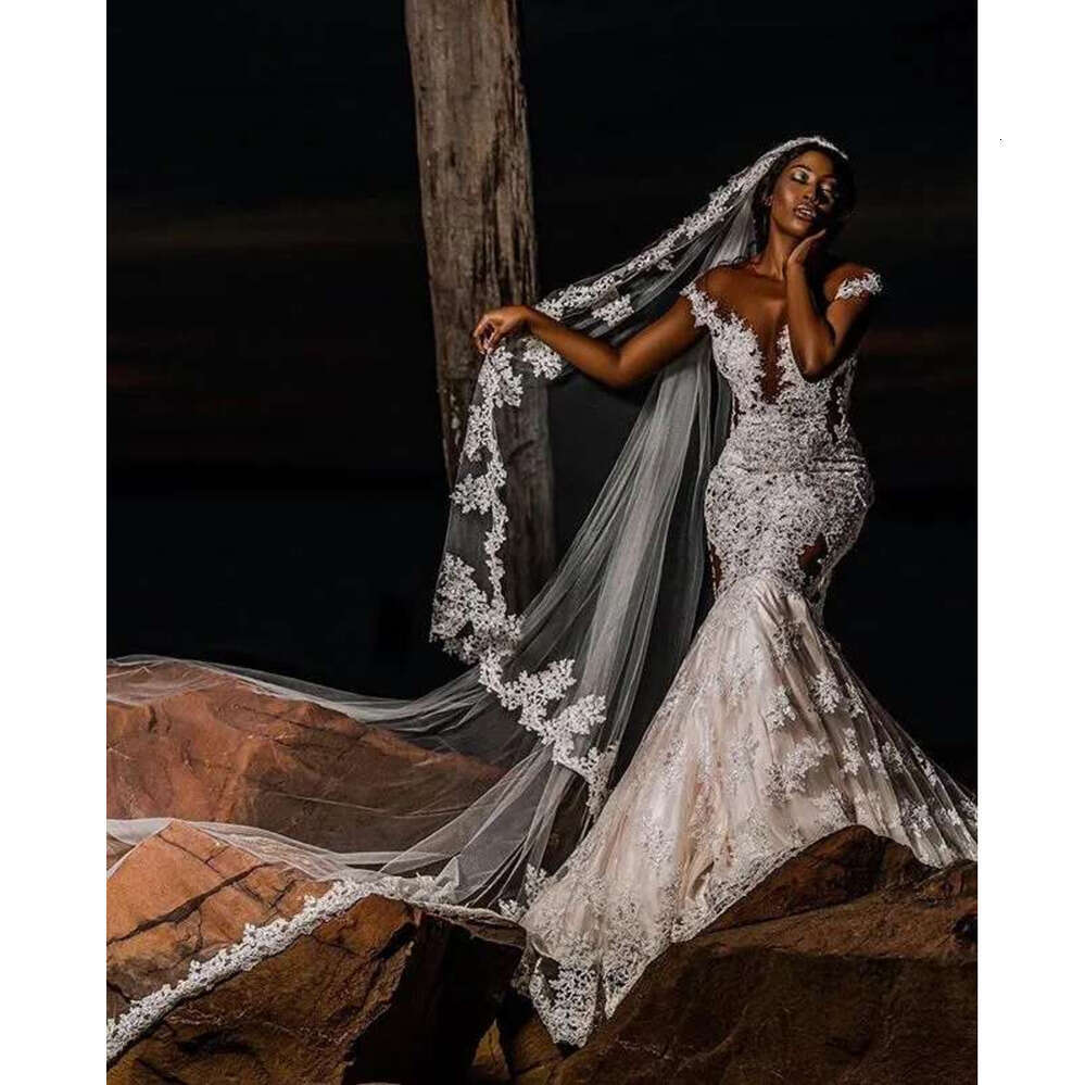 Vintage African Cap Sleeves Mermaid Dresses Sheer Crew Neck Applique Lace Backless Bridal Gowns Plus Size Wedding Dress
